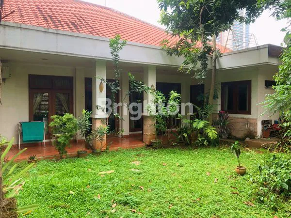 image RUMAH LUAS & NYAMAN KEMANG, JAKARTA SELATAN  (1)