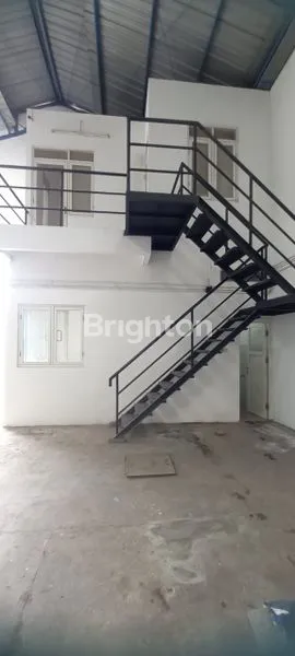 image GUDANG PREMIUM 200M² + KANTOR 2 LANTAI DI GUNUNG ANYAR SURABAYA (6)