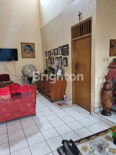 image RUMAH LUAS 1 LANTAI DAERAH MERUYA JAKARTA BARAT  (5)