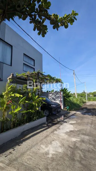 VILLA STRATEGIS DI SABA GIANYAR..COCOK UNTUK TEMPAT TINGGAL ,BERADA DI LINGKUNGAN YANG NYAMAN DAN ASRI