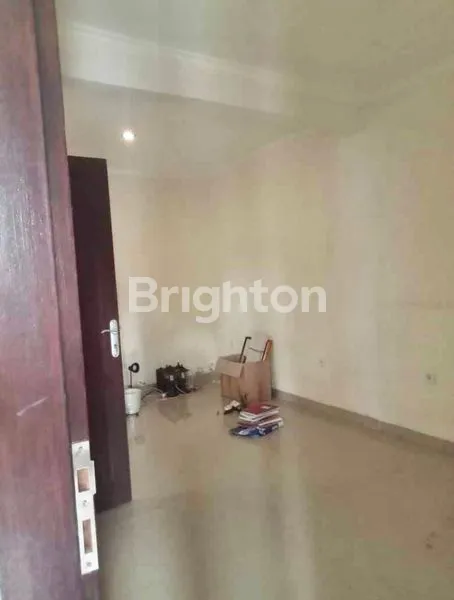 image RUMAH ONEGATE SIAP HUNI DI UNGASAN PERMAI BADUNG (3)