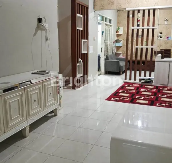 image RUMAH FULLY FURNISHED DI KOMPLEKS PERUMAHAN DIJUAL (2)