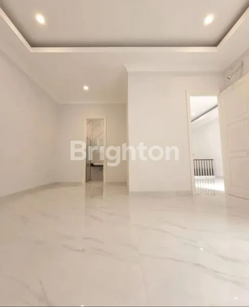 image BARU GRESS ARAYA 2, RUMAH 2LANTAI MODERN MINIMALIS, SIAP HUNI DEKAT MERR DHARMAHUSADA KERTAJAYA MANYAR (4)