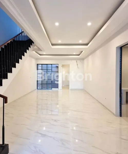 image BARU GRESS ARAYA 2, RUMAH 2LANTAI MODERN MINIMALIS, SIAP HUNI DEKAT MERR DHARMAHUSADA KERTAJAYA MANYAR (3)