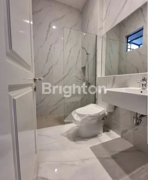 image BARU GRESS ARAYA 2, RUMAH 2LANTAI MODERN MINIMALIS, SIAP HUNI DEKAT MERR DHARMAHUSADA KERTAJAYA MANYAR (6)