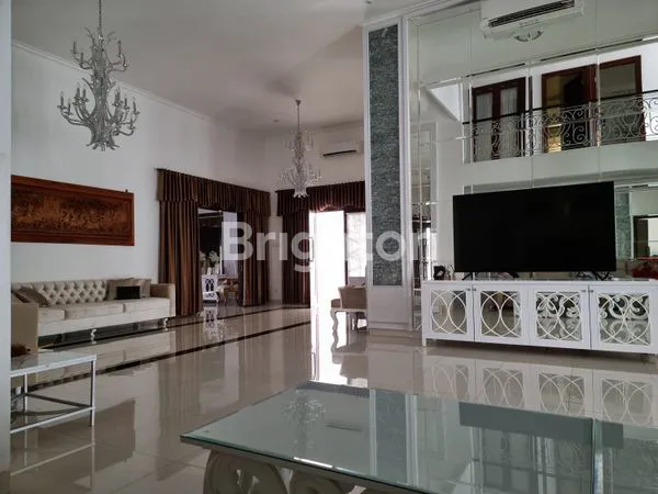 image RUMAH MEWAH DI KEMANG PINGGIR JALAN (1)