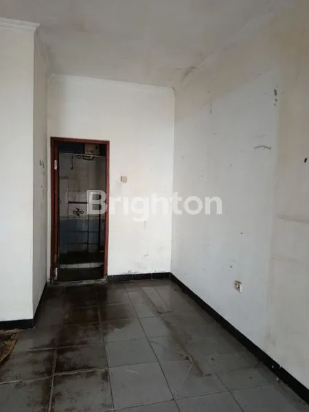 image HUNIAN LUAS DAN NYAMAN LUAS TANAH 247 M2 DAN LUAS BANGUNAN 300M2 LOKASI STRATEGIS (4)