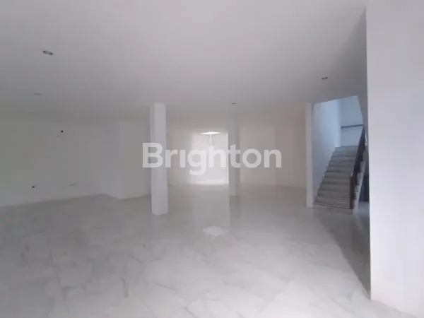 image RUMAH USAHA 2,5 LANTAI DI KENJERAN SURABAYA (5)