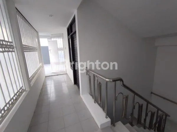 image RUMAH USAHA 2,5 LANTAI DI KENJERAN SURABAYA (6)