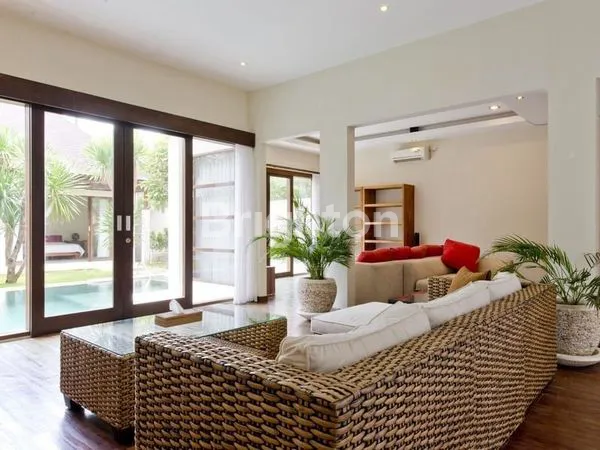 image VILLA EXCLUSIVE CANTIK DI MERTASARI BEACH SANUR BALI (6)