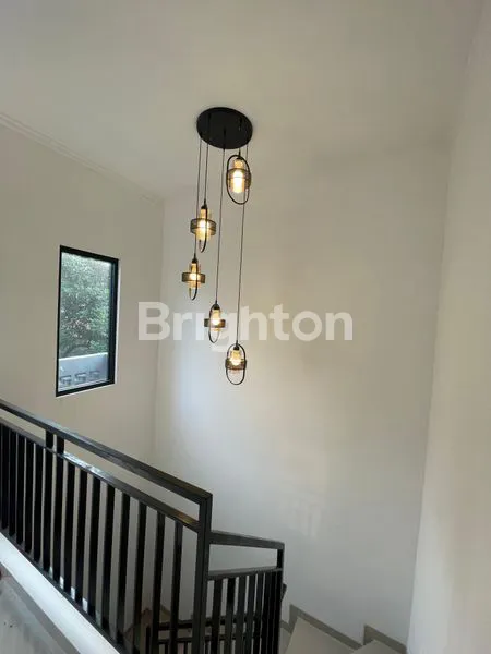 image DISEWAKAN RUMAH 2 LANTAI DI CIPAYUNG, JAKARTA TIMUR (3)