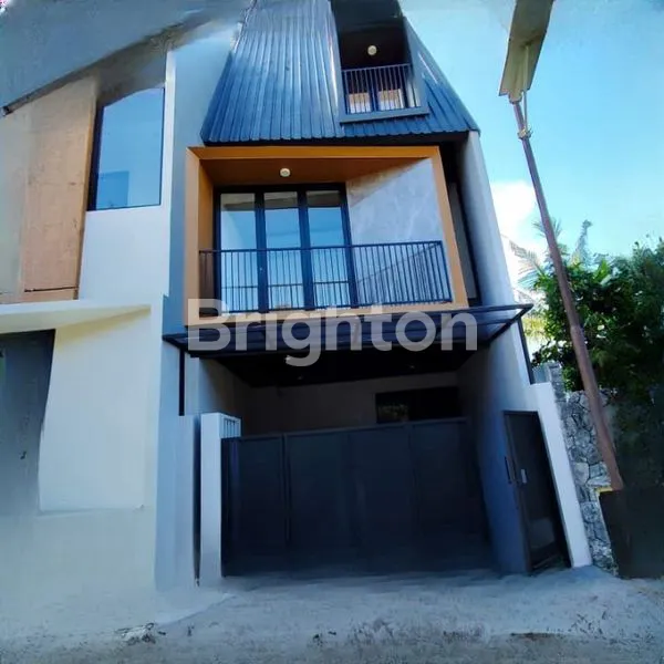 image RUMAH GRESS SPLIT 3 LANTAI LEVEL PURIMAS REGENCY,   (1)