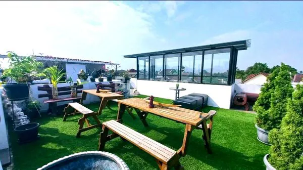 image RUMAH MEWAH 3 LANTAI + ROOFTOP TAMAN, PEJATEN BARAT – STRATEGIS & COCOK UNTUK HUNIAN MEWAH (6)