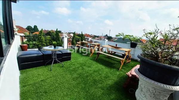 image RUMAH MEWAH 3 LANTAI + ROOFTOP TAMAN, PEJATEN BARAT – STRATEGIS & COCOK UNTUK HUNIAN MEWAH (7)