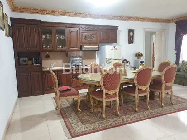 image RUMAH MEWAH DAN LUAS DI CLUSTER VIRGINIA, KOTA WISATA (7)