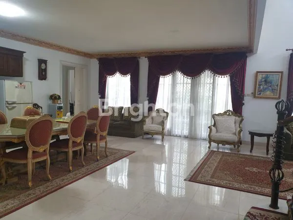 image RUMAH MEWAH DAN LUAS DI CLUSTER VIRGINIA, KOTA WISATA (5)