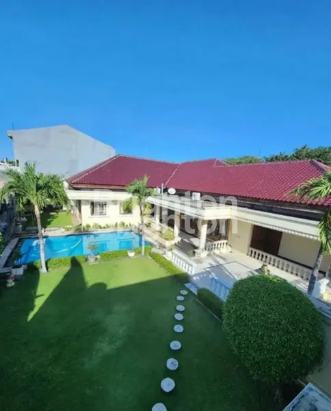 image RUMAH KOMERSIAL NOL JALAN COCOK UNTUK RESTO, GYM, SHOWROOM AREA JEMUR SURABAYA (1)