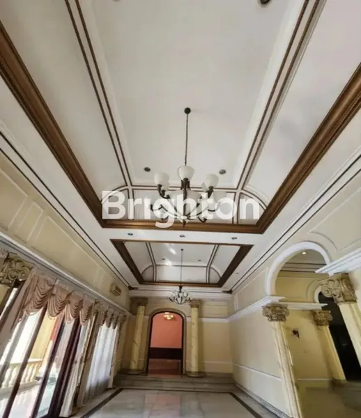 image RUMAH KOMERSIAL NOL JALAN COCOK UNTUK RESTO, GYM, SHOWROOM AREA JEMUR SURABAYA (2)