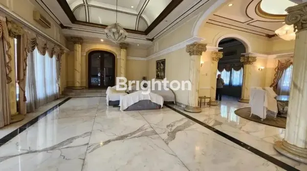 image RUMAH KOMERSIAL NOL JALAN COCOK UNTUK RESTO, GYM, SHOWROOM AREA JEMUR SURABAYA (5)