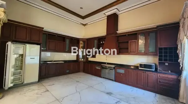 image RUMAH KOMERSIAL NOL JALAN COCOK UNTUK RESTO, GYM, SHOWROOM AREA JEMUR SURABAYA (6)