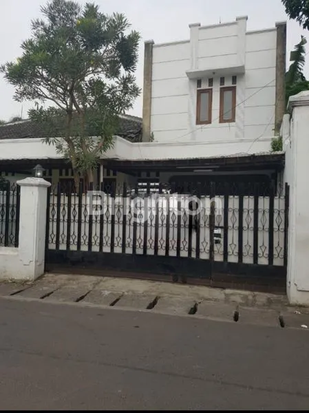 image RUMAH LUAS 2 LANTAI DENGAN LAHAN LUAS DI CIPETE JAKARTA SELATAN (1)
