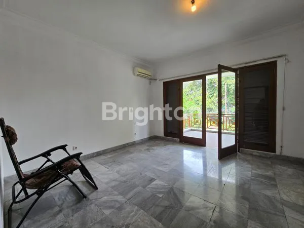 image RUMAH ASRI DAN NYAMAN DI AMPERA (2)