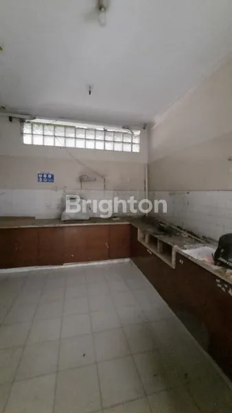 image TEMPAT USAHA LEBAR MAINROAD JL. SUPRATMAN (6)