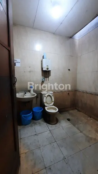 image TEMPAT USAHA LEBAR MAINROAD JL. SUPRATMAN (5)