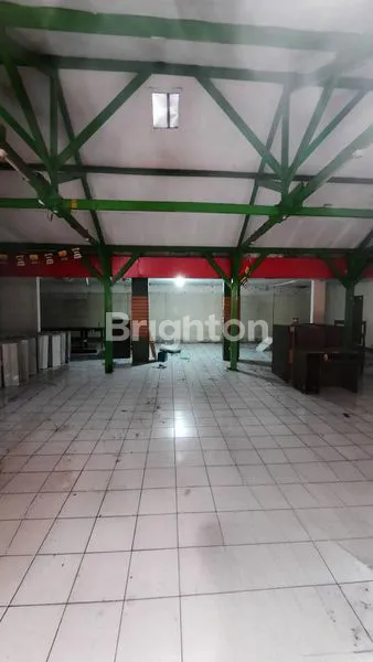 image TEMPAT USAHA LEBAR MAINROAD JL. SUPRATMAN (4)