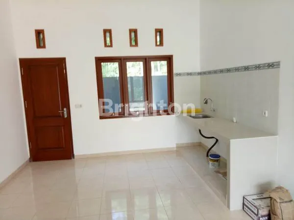 image RUMAH BARU 2 LANTAI SANGAT DEKAT DENGAN HOTEL ORCHID, BATU (3)