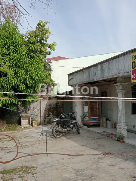image TANAH BESERTA BANGUNAN TUA (1)