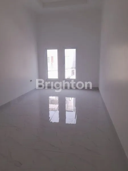 image RUMAH BARU 2 1/4 LANTAI DI KELAPA GADING (5)