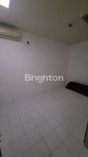 image RUMAH SUPER STRATEGIS SIAP HUNI DI SURABAYA SELATAN (5)