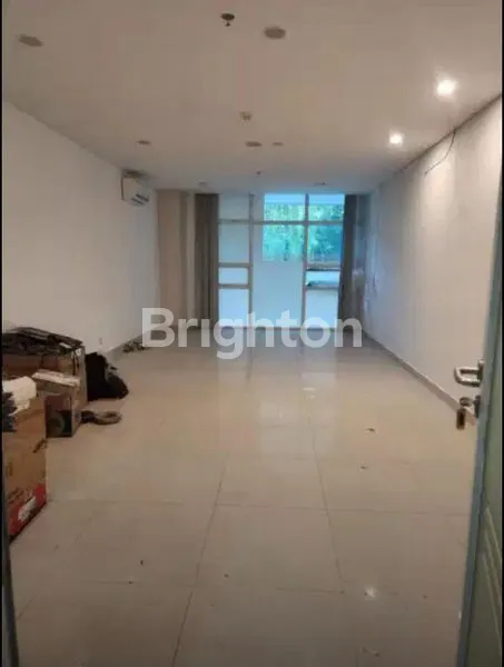 image OFFICE SPACE TRILIUM (1)