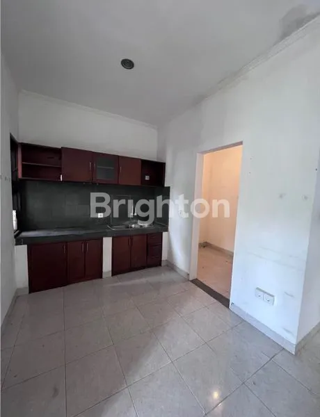 image RUMAH MEWAH 2 LANTAI ONE GATE SYSTEM DI KEROBOKAN, BALI (4)