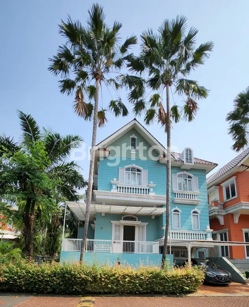 image RUMAH HOEK OMAHA VILLAGE GADING SERPONG (1)