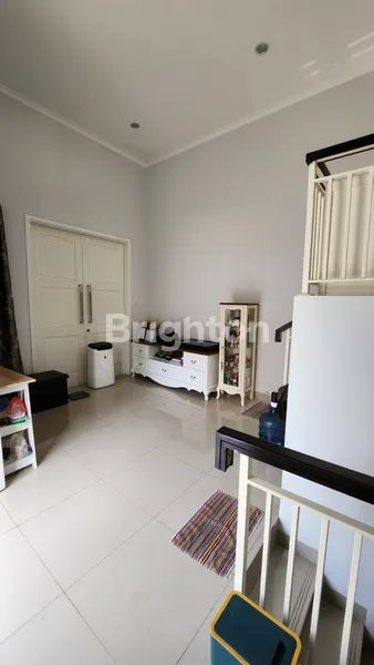 image RUMAH HOEK OMAHA VILLAGE GADING SERPONG (3)