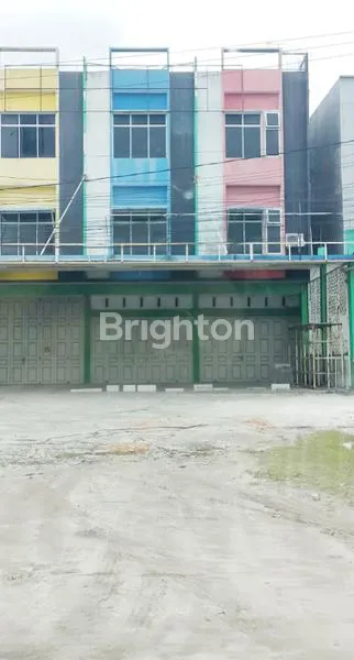 RUKO GANDENG 3 PINTU DI PINGGIR JL.LINTAS PEKANBARU BANGKINAG DEKAT UIN SUSKA RIAU