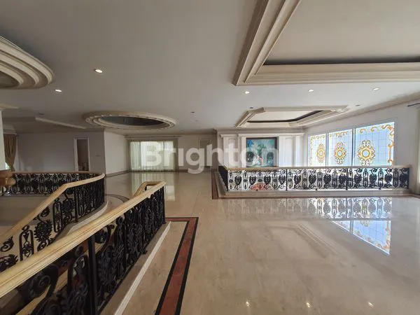 image RUMAH MEWAH INTERCON TAMAN KEBON JERUK.JAKARTA BARAT (7)