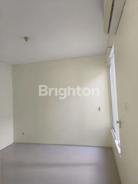 image RUMAH MEWAH 4KT DI ROYAL RESIDENCE GREENWICH (5)