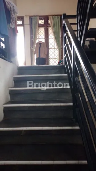 image RUMAH 2,5 LANTAI STRATEGIS DI KEMANG JAKARTA SELATAN (4)