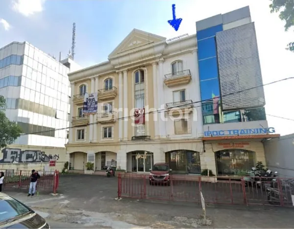 RUKO  4 1/2  LANTAI MAMPANG PRAPATAN RAYA TRAFFIC TINGGI DEKAT HALTE TRANSJAKARTA DAN SEGITIGA EMAS JAKARTA