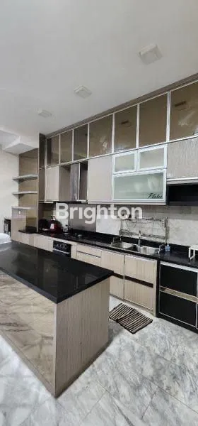 image RUMAH MEWAH DAN SIAP HUNI LOKASI TENGAH KOTA SOLO, PALING STRATEGIS!! DEKAT SLAMET RIYADI SOLO (5)