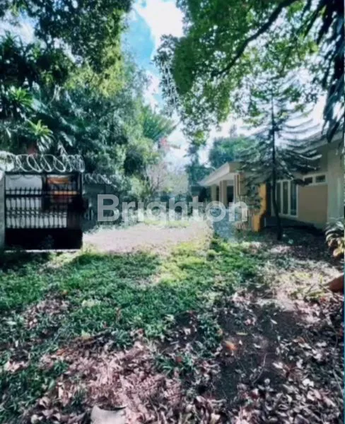 image RUMAH DENGAN LAHAN LUAS 1.400 M² DI KEMANG JAKARTA SELATAN (2)