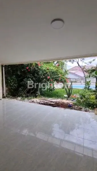 image RUMAH MEWAH DENGAN KOLAM RENANG DI KAWASAN PREMIUM KEMANG, JAKARTA SELATAN (3)