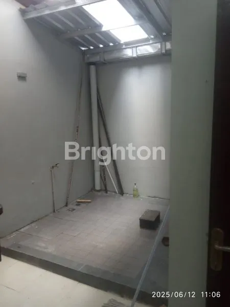 image RUMAH HOOK DI GEDONGAN (7)