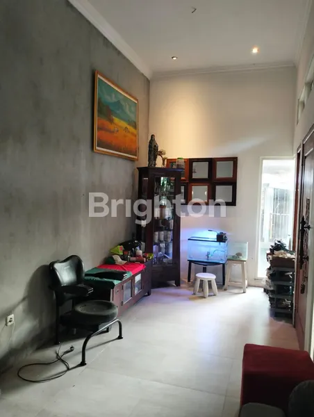 image RUMAH TERAWAT TENGGILIS TIMUR DEKAT UBAYA (2)