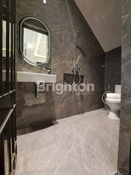 image RUMAH 2 LANTAI LAKARSANTRI SURABAYA BARAT (6)