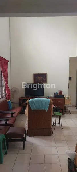 image RUMAH 2 LANTAI DI KOTA WISATA CIBUBUR  (4)