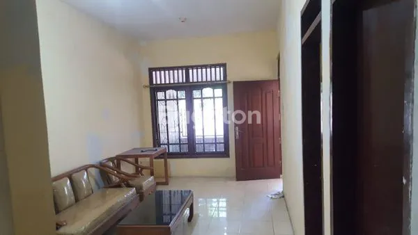 image RUMAH SIAP HUNI MINIMALIS DI PANDUGO BARU, LOKASI STRATEGIS, ONE GATE SYSTEM, SECURITY 24 JAM, 5 MENIT KE KAMPUS UPN, RAYA MERR DAN RSUD EKA CANDRARINI (NON FURNISHED) (2)
